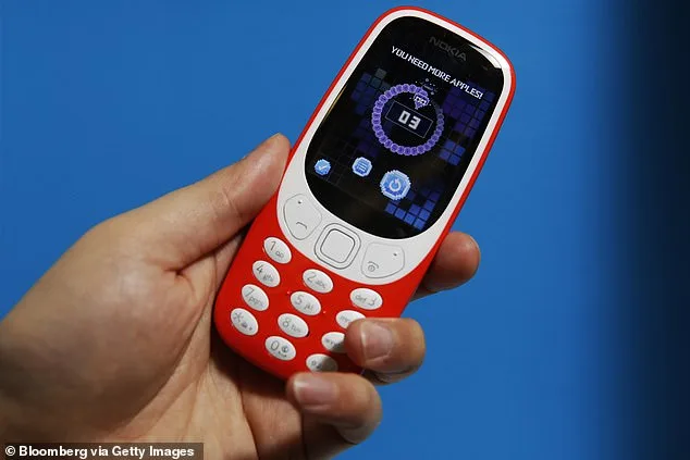 UK Citizens Turn to Retro Dumbphones to Resist Mandatory Digital ID Cards