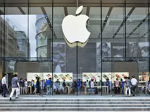 Ofcom Report Reveals Average Brit Now Spends 4.5 Hours Daily on Smartphones