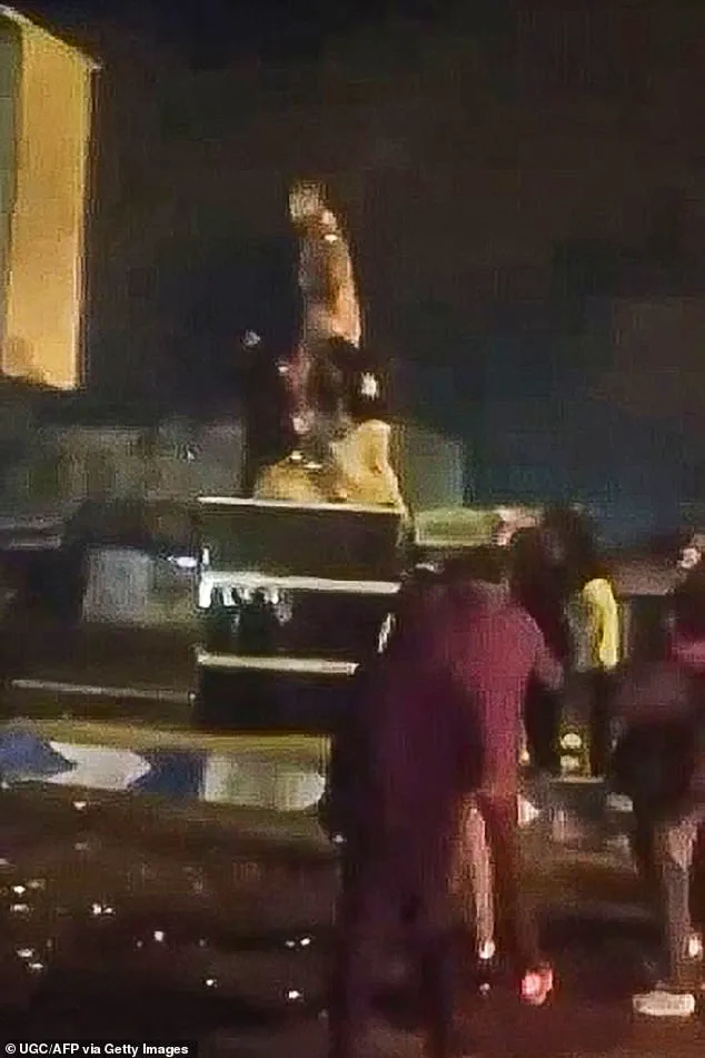 Iranian Protests Escalate as Crackdown Intensifies and Internet Cutoffs Spread