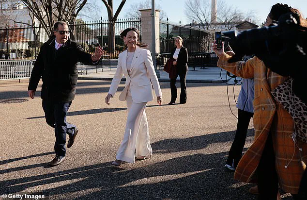 Venezuelan Opposition Leader Surrenders Nobel Medal to Trump in Bid to Influence U.S. Policy on Venezuela