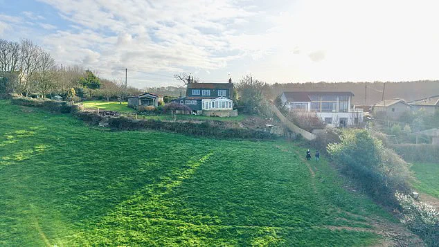 Neighbors Accuse Kelsey Grammer of Neglecting His Somerset Property