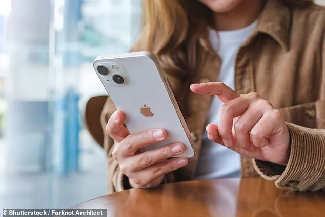 Apple Warns iPhone Users: Advanced Spyware Exploits Outdated iOS and Zero-Day Flaws
