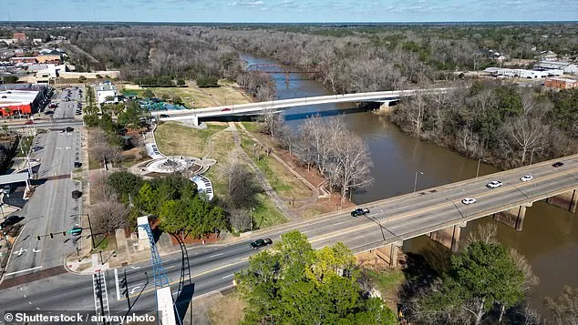 Air Quality Crisis in Georgia: Residents Urged to Stay Indoors as Pollutants Reach 'Very Unhealthy' Levels