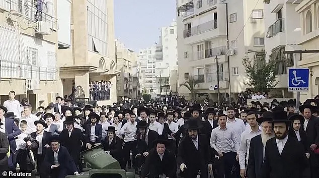 Israeli Female Soldiers Chased by Ultra-Orthodox Mob in Bnei Brak Amid Misunderstanding