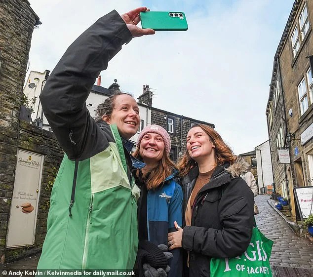 Haworth Overrun by Tourists as 'Wuthering Heights' Frenzy Transforms Literary Pilgrimage Site into Chaos