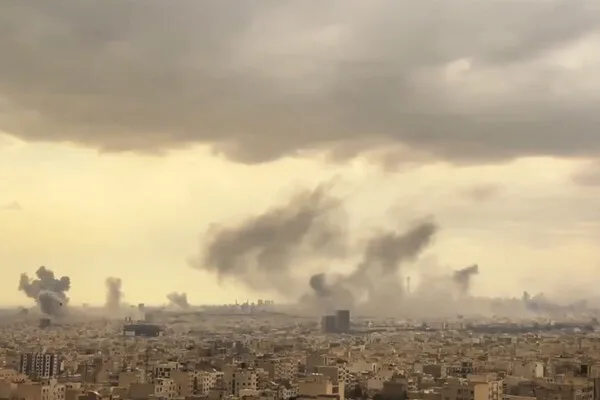 Tehran Shaken by Explosions as Airstrike in Jask Claims 20 Lives