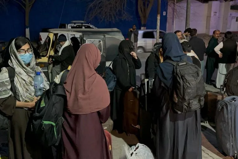 US-Israel Strikes Spark Chaos as Pakistani Students Evacuate Iran