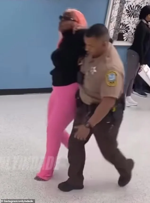 Three Women Removed from Frontier Airlines Flight Over Unpaid Baggage Fees, Sparking Debate on Passenger Rights