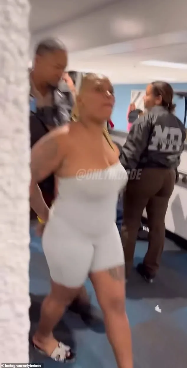 Three Women Removed from Frontier Airlines Flight Over Unpaid Baggage Fees, Sparking Debate on Passenger Rights