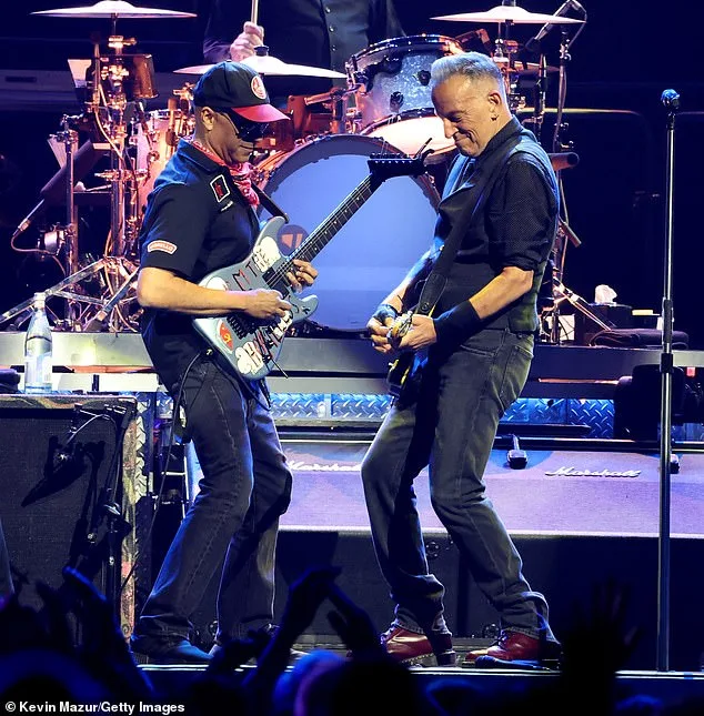 Bruce Springsteen Condemns Trump's Policies as 'Treasonous' in Powerful Minneapolis Speech