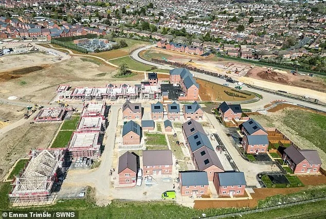 Controversial Plan to Build 6,700 Homes Sparks Debate Over Preserving Shakespeare's Rural Heritage in Wilmcote