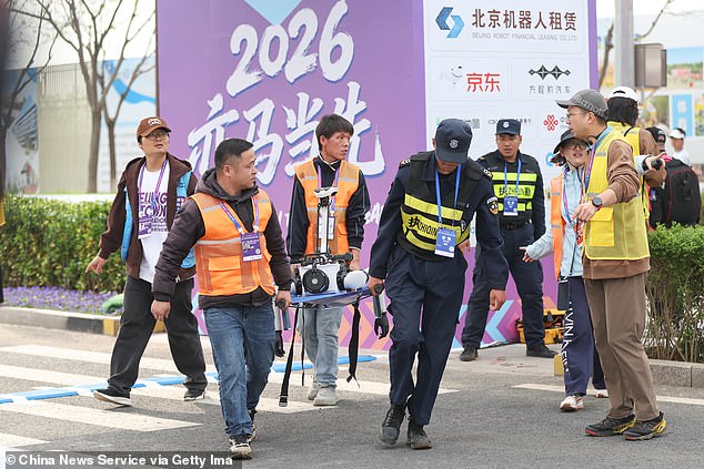 Honor robot Lightning shatters world record, leaving humans far behind in Beijing.